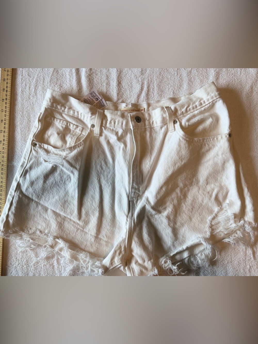 Levi’s High Waisted Mom Shorts White Distressed Sz 33